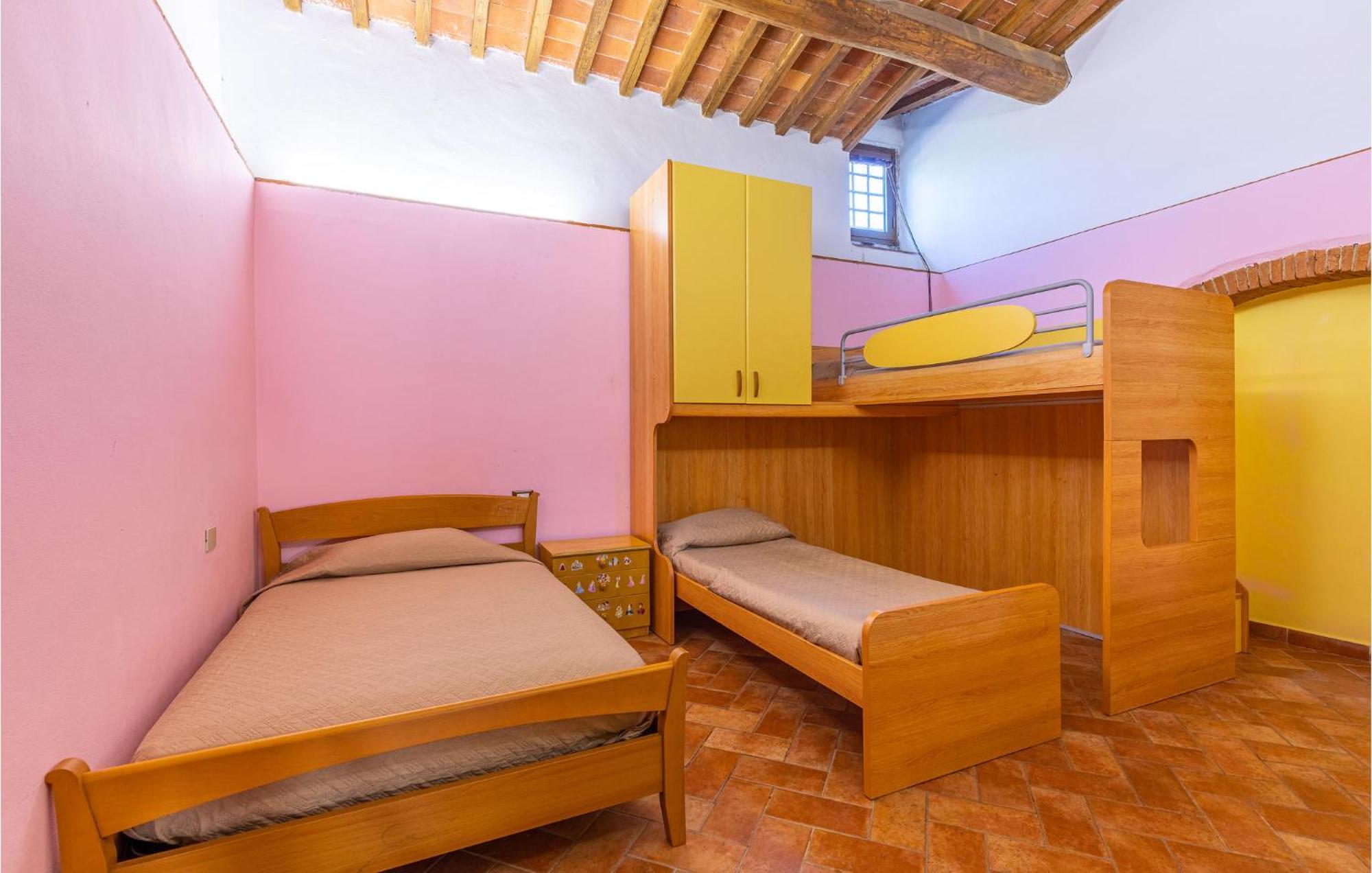 Awesome Home In Marliana With Kitchenette Eksteriør bilde