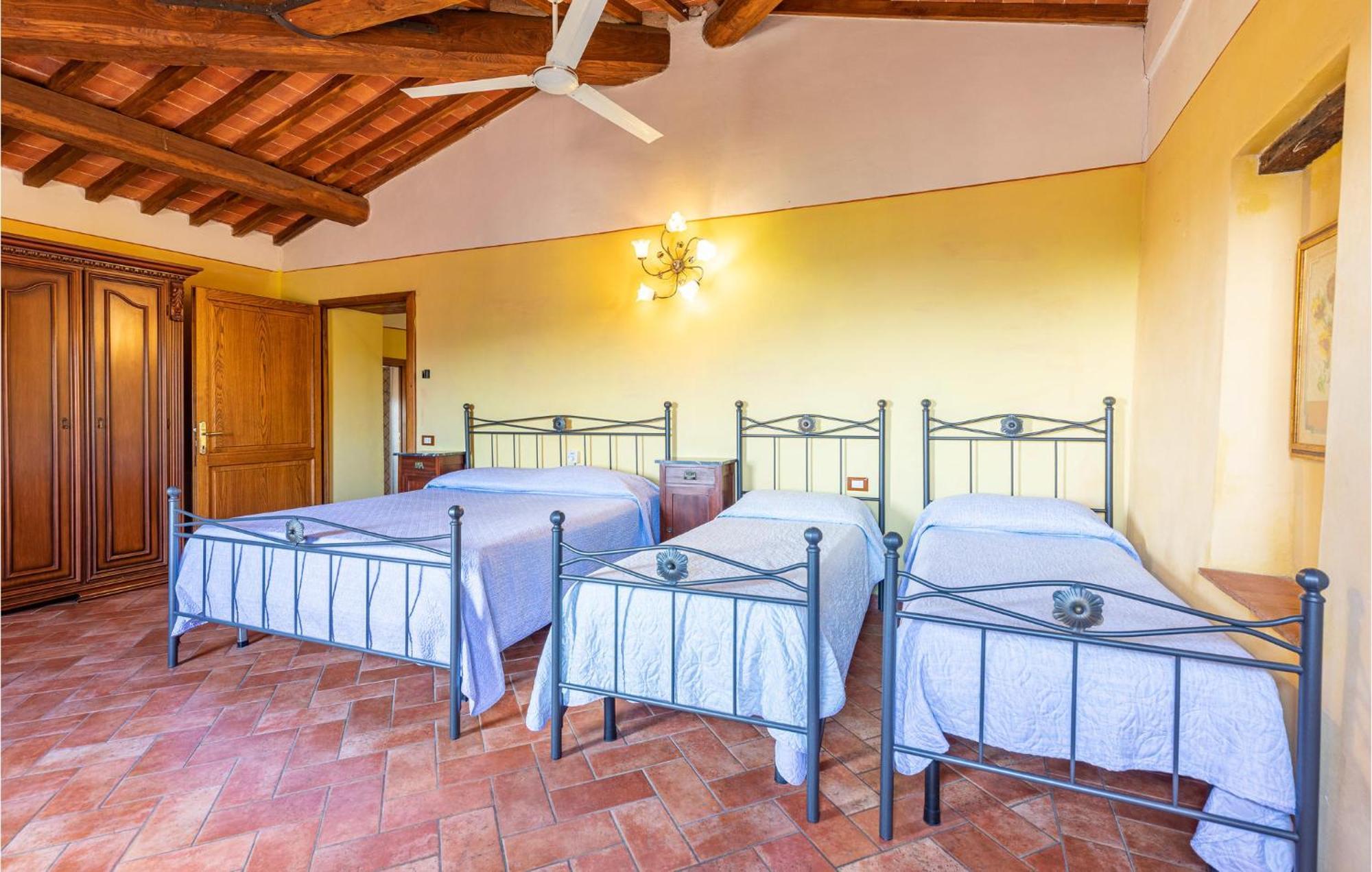 Awesome Home In Marliana With Kitchenette Eksteriør bilde