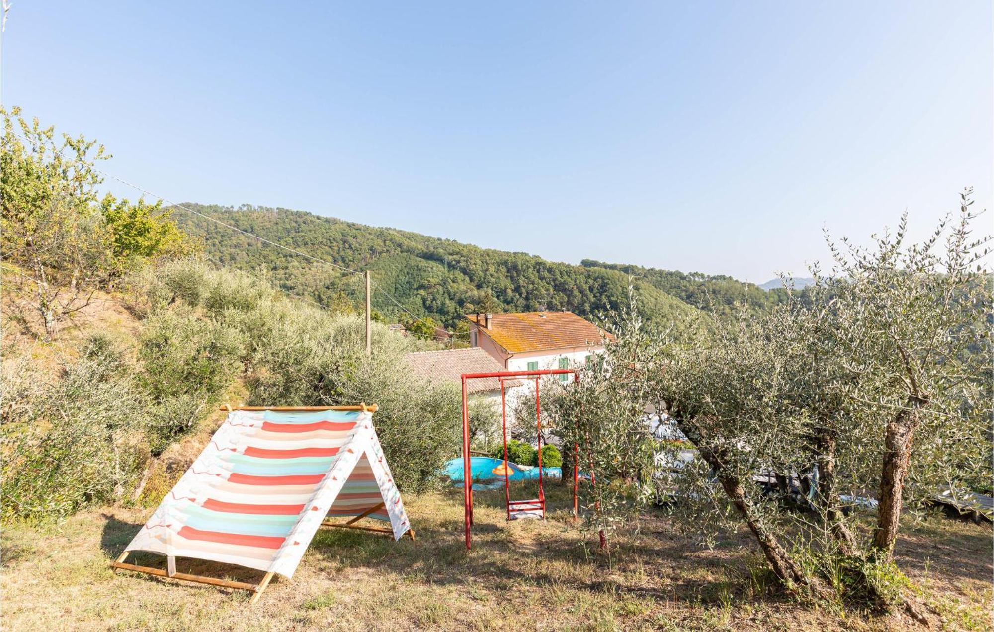 Awesome Home In Marliana With Kitchenette Eksteriør bilde