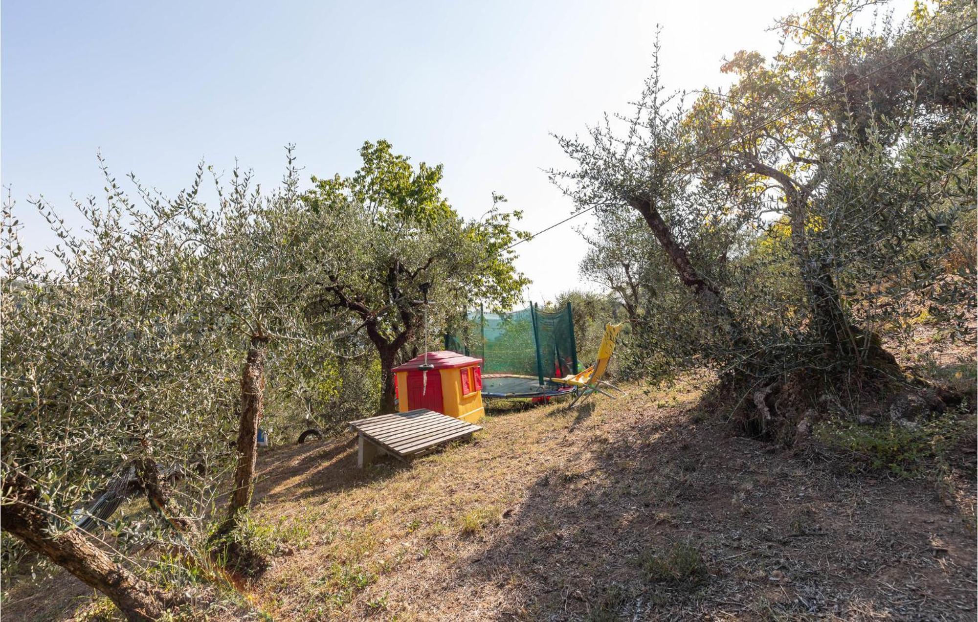 Awesome Home In Marliana With Kitchenette Eksteriør bilde